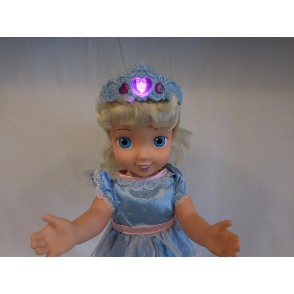 Disney 2006 Cinderella Toddler Talking and Lights up Doll Dressed and works